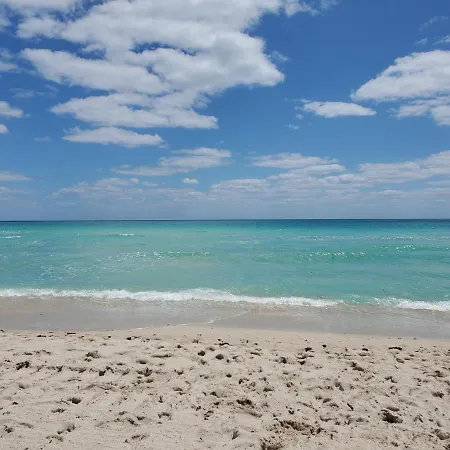 Entire Beach Front Condo W/ Pool Amazing View 4Pax